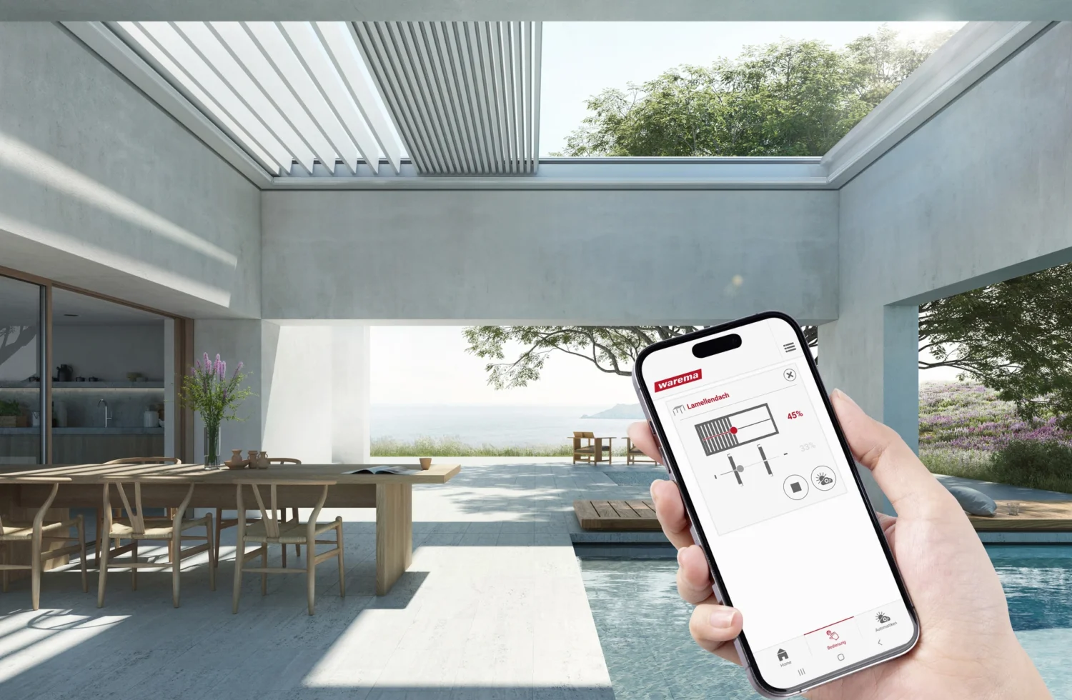 Moderne Terrasse mit Lamellendach und Smartphone-Steuerung